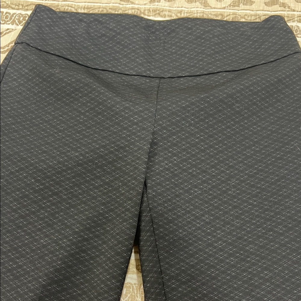 Zac & Rachel Black Textured Ponte Skinny Pants. - Picture 3 of 5